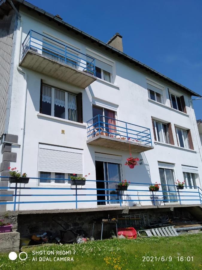 Apartamento Bellevue La Tour-dʼAuvergne Exterior foto